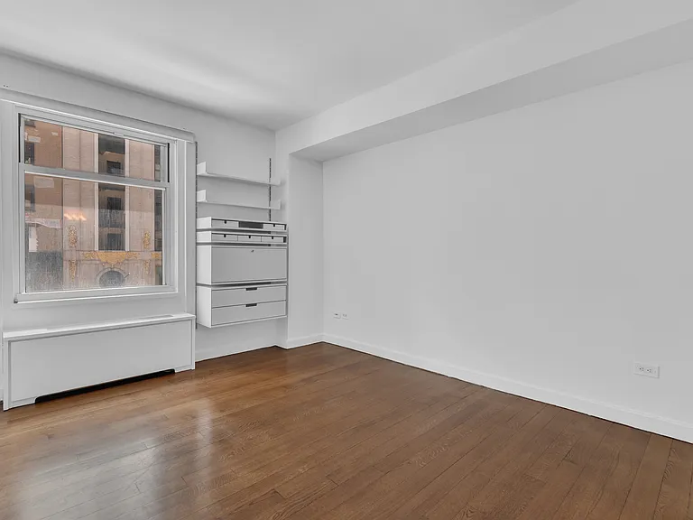 100 W 58th St #4C — Photo 14