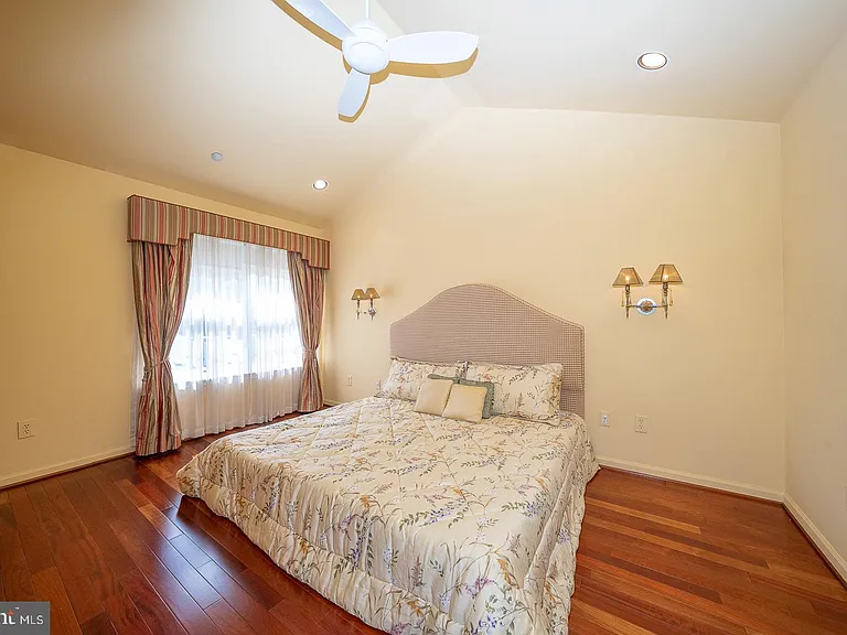 234 Lookout Pl — Photo 13