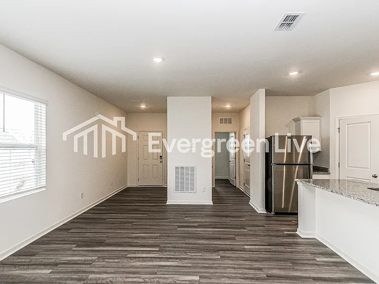 725 Shepard Rock Dr — Photo 3