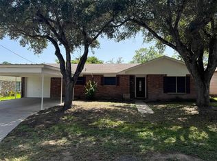 218 Louis Ave, Yorktown, TX 78164