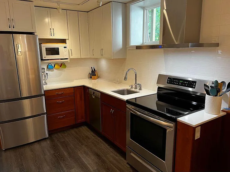 215 N East Ave — Photo 7