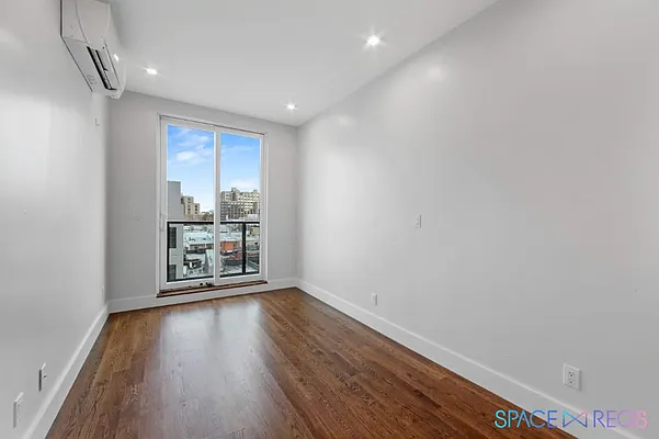 Rented by SpaceReqs LLC | media 12