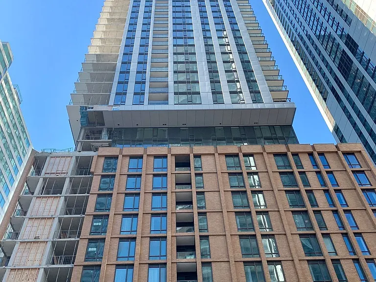 8 Widmer St #907 — Photo 2