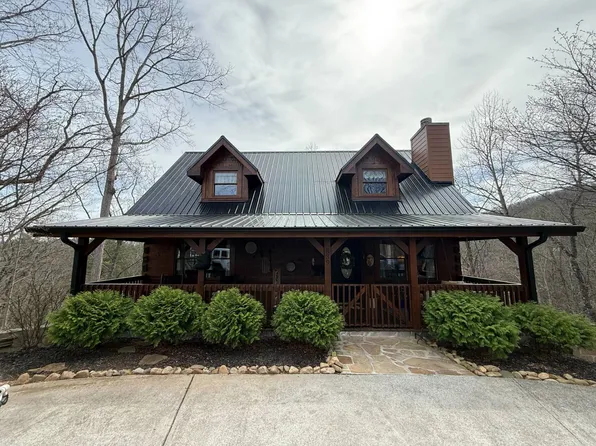 839 W Gold Dust Dr, Pigeon Forge, TN 37863