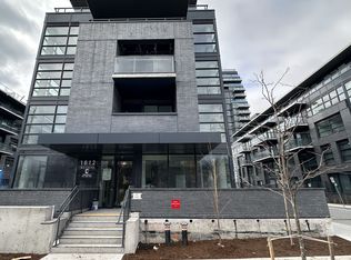 1612 Charles St #327, Whitby, ON L1N0P3