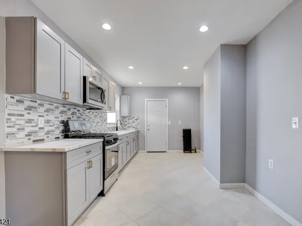 621 Grove St, Irvington Twp., NJ 07111