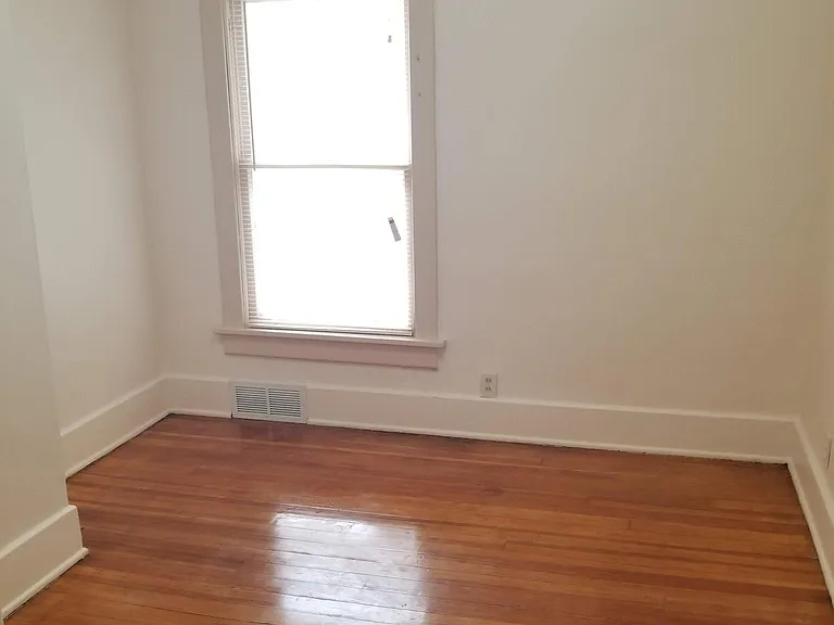 3205 Starr St — Photo 7