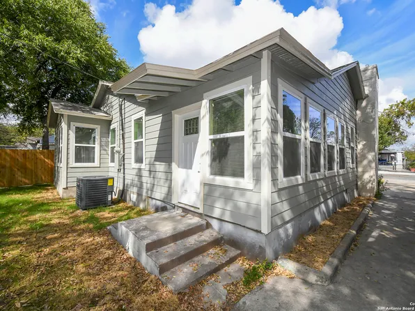 1326 W Lynwood, San Antonio, TX 78201