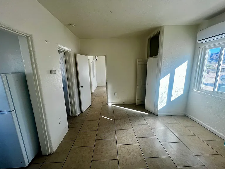 6413-6431 Mariposa Ave #6415 — Photo 6