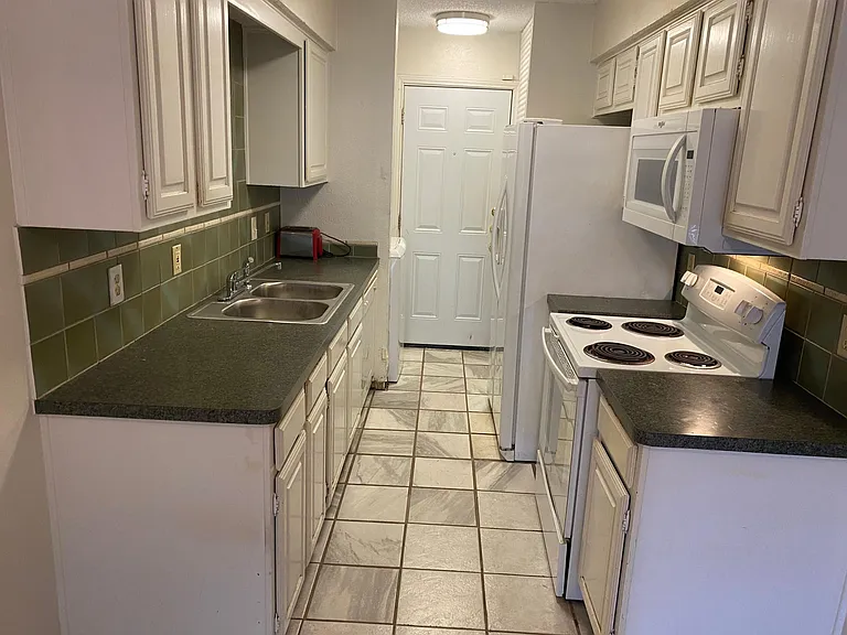 223 Hood St — Photo 13