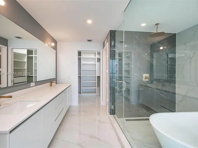 700 NE 24th St #2502 — Photo 14
