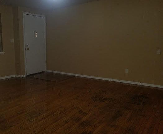 3rd image of 412 Cedar St