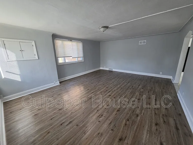 2207 W Laskey Rd #1 — Photo 2