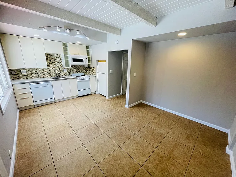 2583 Knox Ave #1 — Photo 3