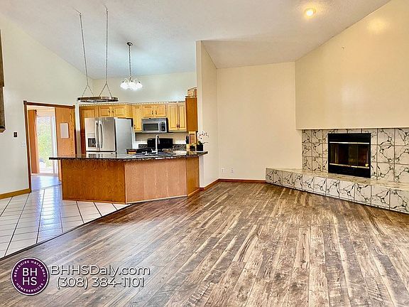 4th image of 4016 Greenwood Dr