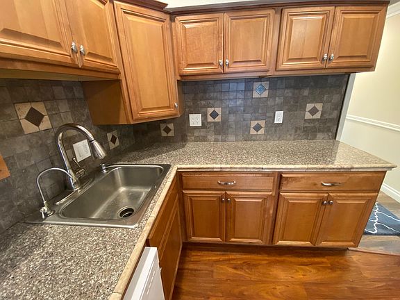 5th image of 1029 Vista Grande St Unit B