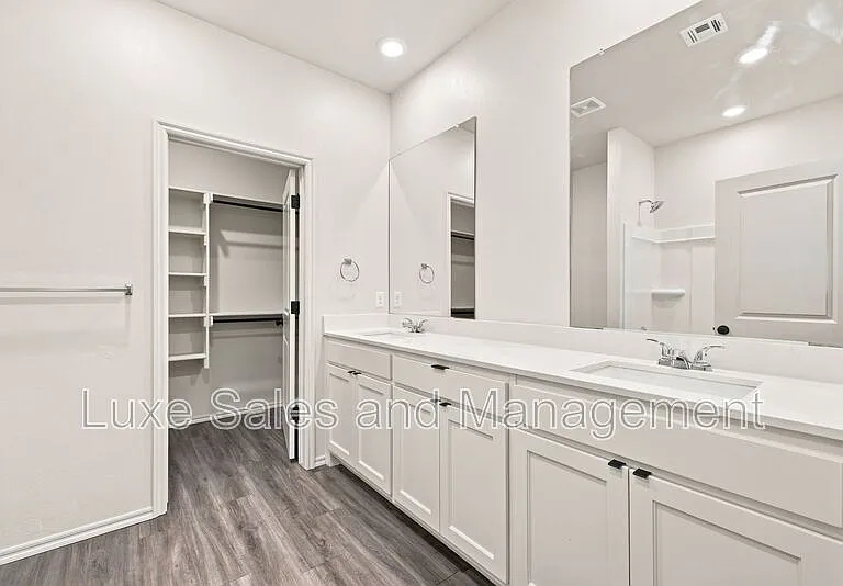 10912 Oak Hollow Dr — Photo 18