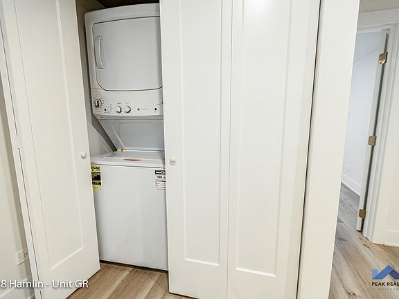 5th image of 3228 N Hamlin Ave #4027577