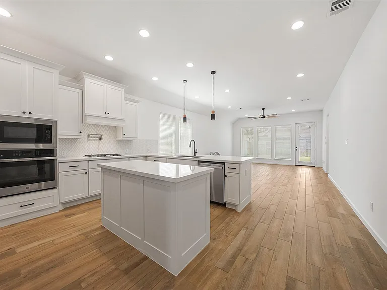 7420 Caprock Canyon Ln — Photo 10