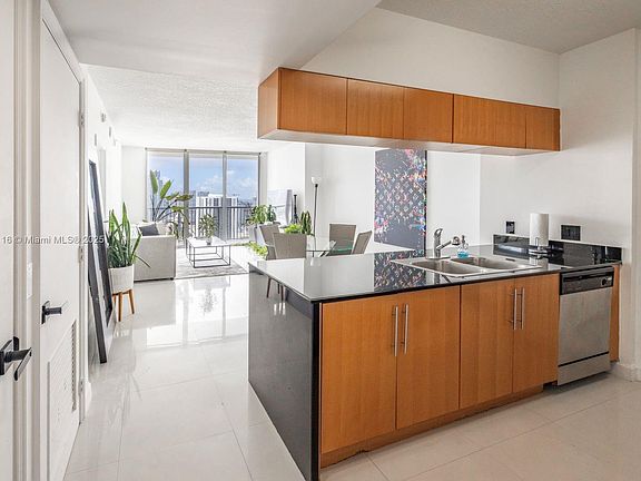 2nd image of 1750 N Bayshore Dr APT 4312
