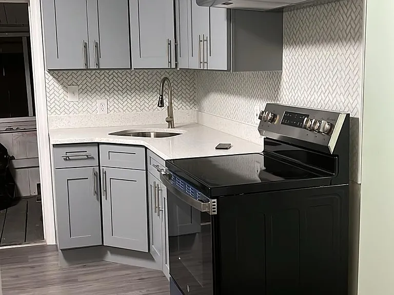 130 Perkins Ave #3 — Photo 2