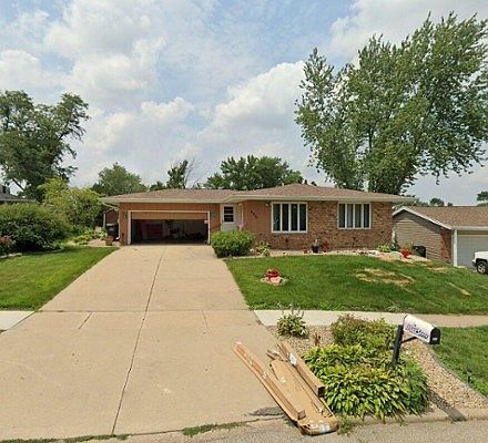 1st image of 6605 Kent Dr NE