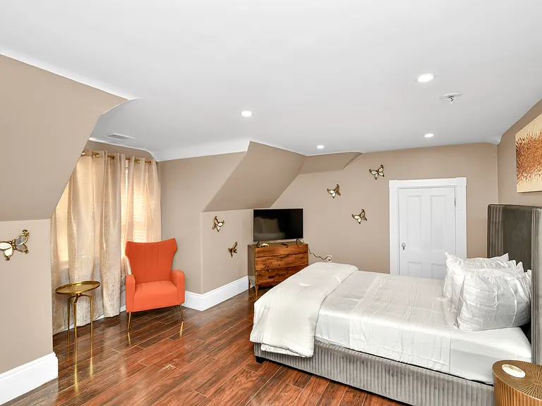 10 Pierce Ave #2 — Photo 37