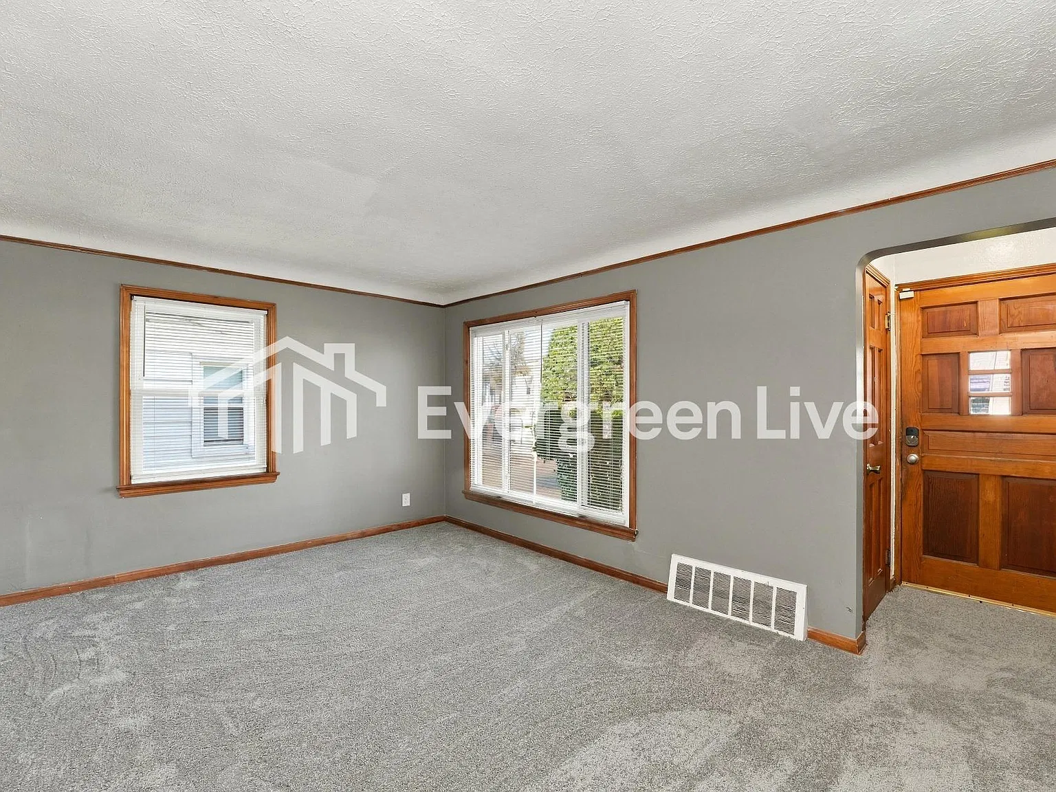 3 bed, 1.0 bath, 1200 sqft, $1,495 — Photo 3