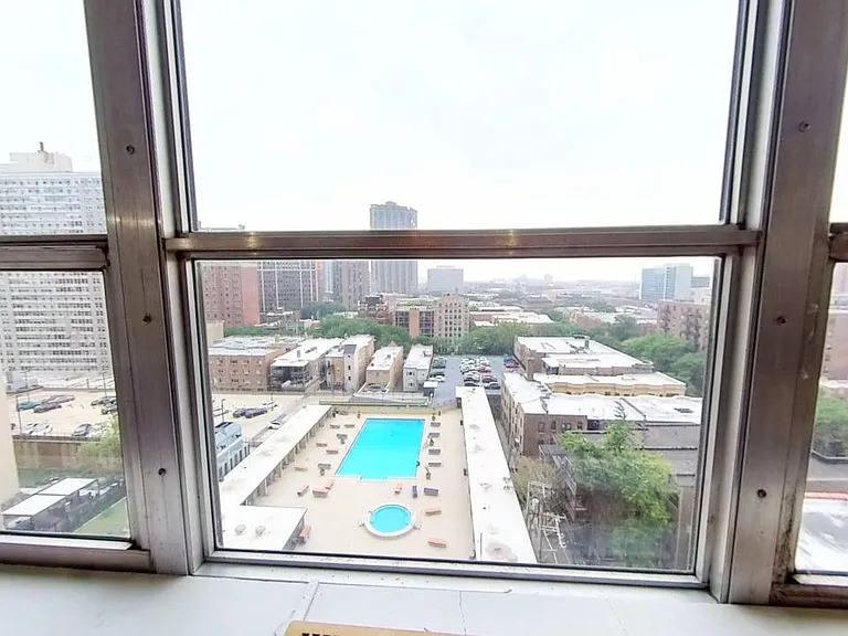 655 W Irving Park Rd #1209 — Photo 12