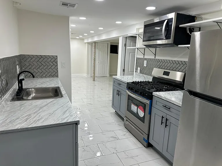 92 Stuyvesant Ave #B — Photo 1
