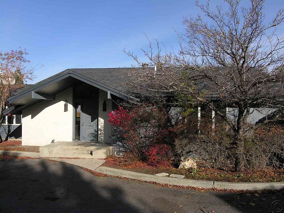 1st image of 212 Artemos Dr