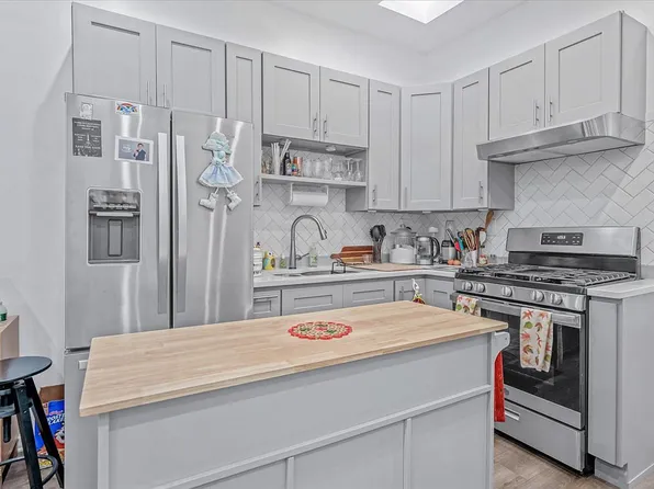 151 31st St, Brooklyn, NY 11232