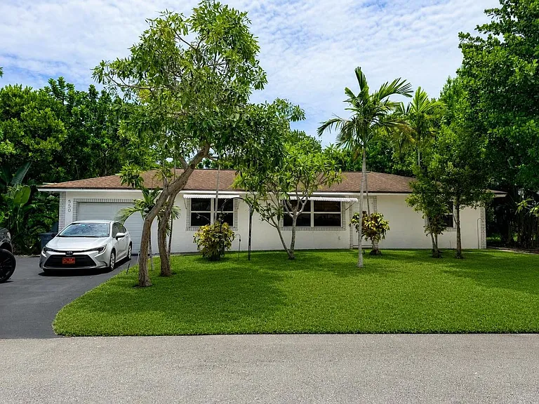 550 SW Natura Ave #550 — Photo 20