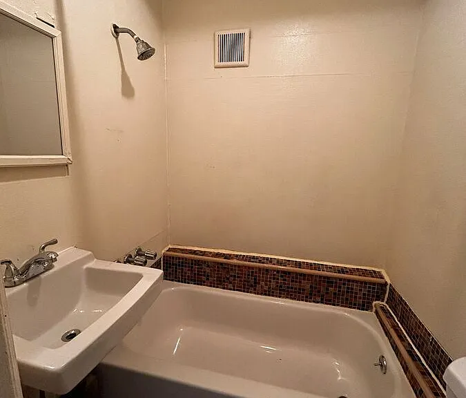 90 Linden St — Photo 4