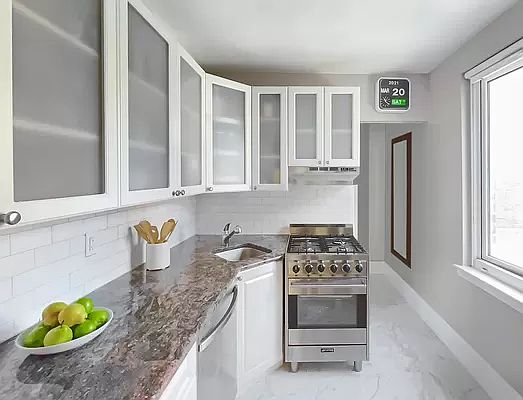 5th image of 105 W 13th St APT 5A