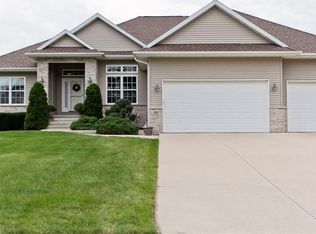 360 Landau St, Robins, IA 52328