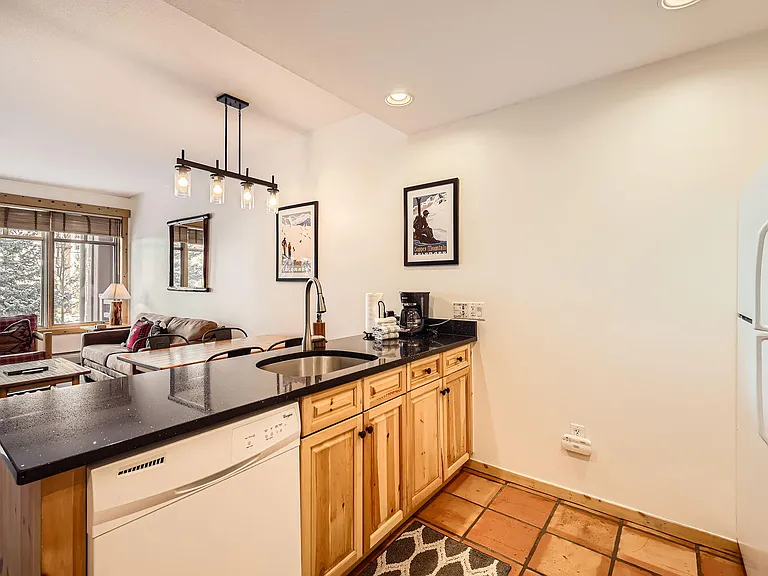 Copper Cir — Photo 3