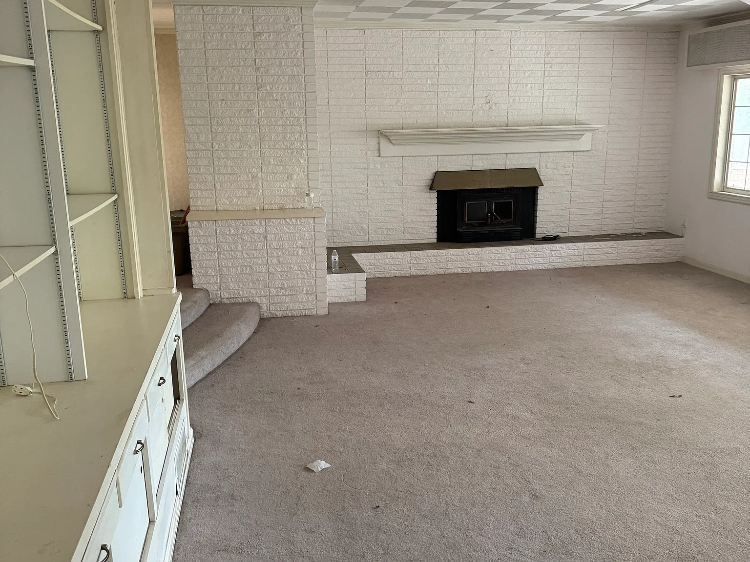 3 bed, 2200 sqft, $2,600 — Photo 2