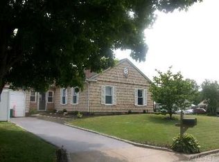 2 Carston St W, Selden, NY 11784