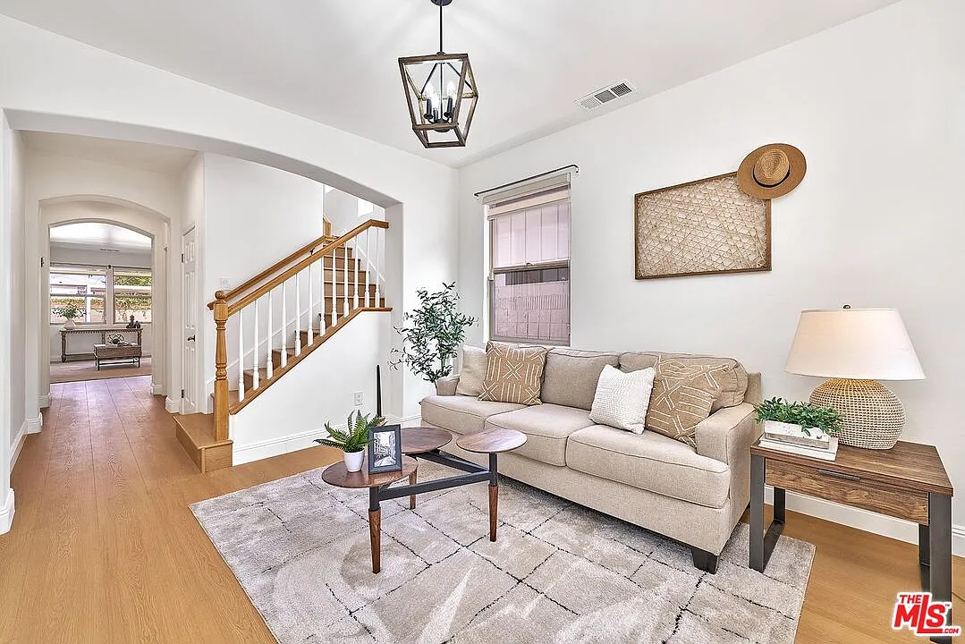 4 bed, 3.5 bath, 2646 sqft, $11,000 — Photo 1