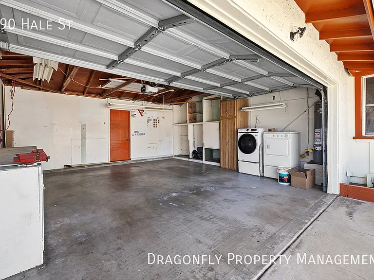 490 Hale St — Photo 31