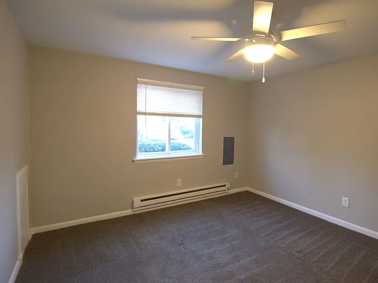 Oak Ridge Apartments — Photo 11