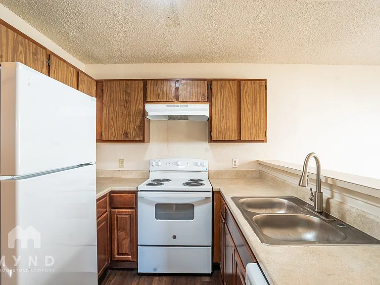 2214 Creekside Ln #D — Photo 9