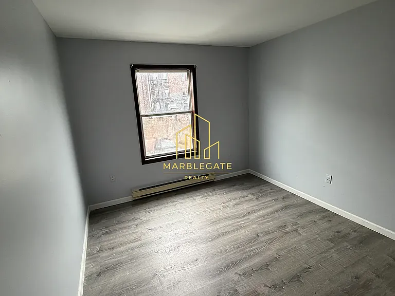 352 S 6th St #22A — Photo 8