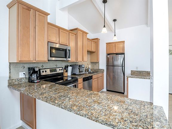 5th image of 1302 N 6th Street #10
