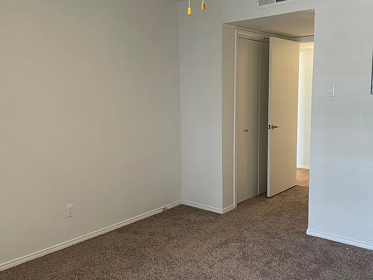 Tara Apartments — Photo 30