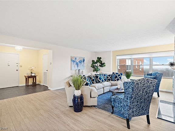 3rd image of 13900 Shaker Blvd #Penthouse 1216