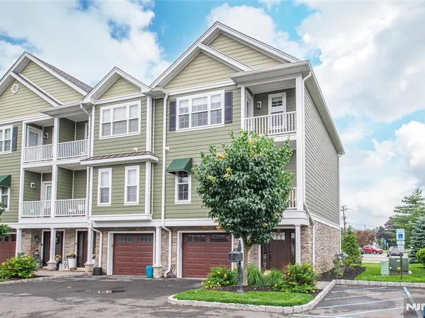 15 Chaz Way #8, Fairfield, NJ 07004