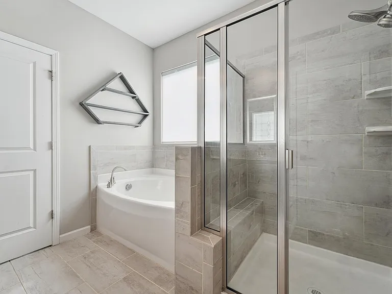2312 Longmont Dr — Photo 18