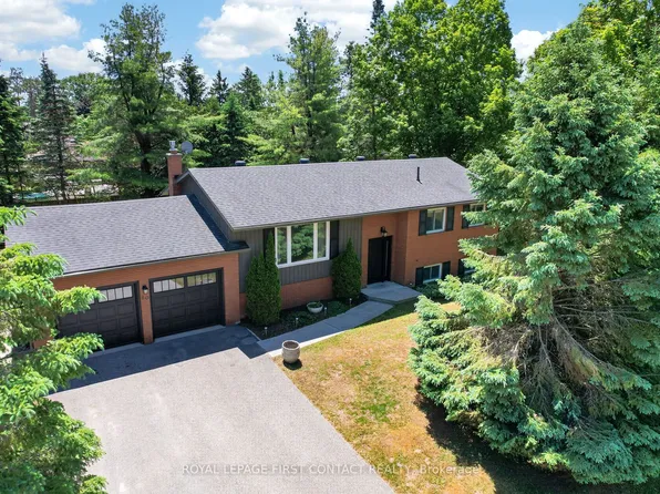 60 Willow Landing Rd, Springwater, ON L9X 0P9